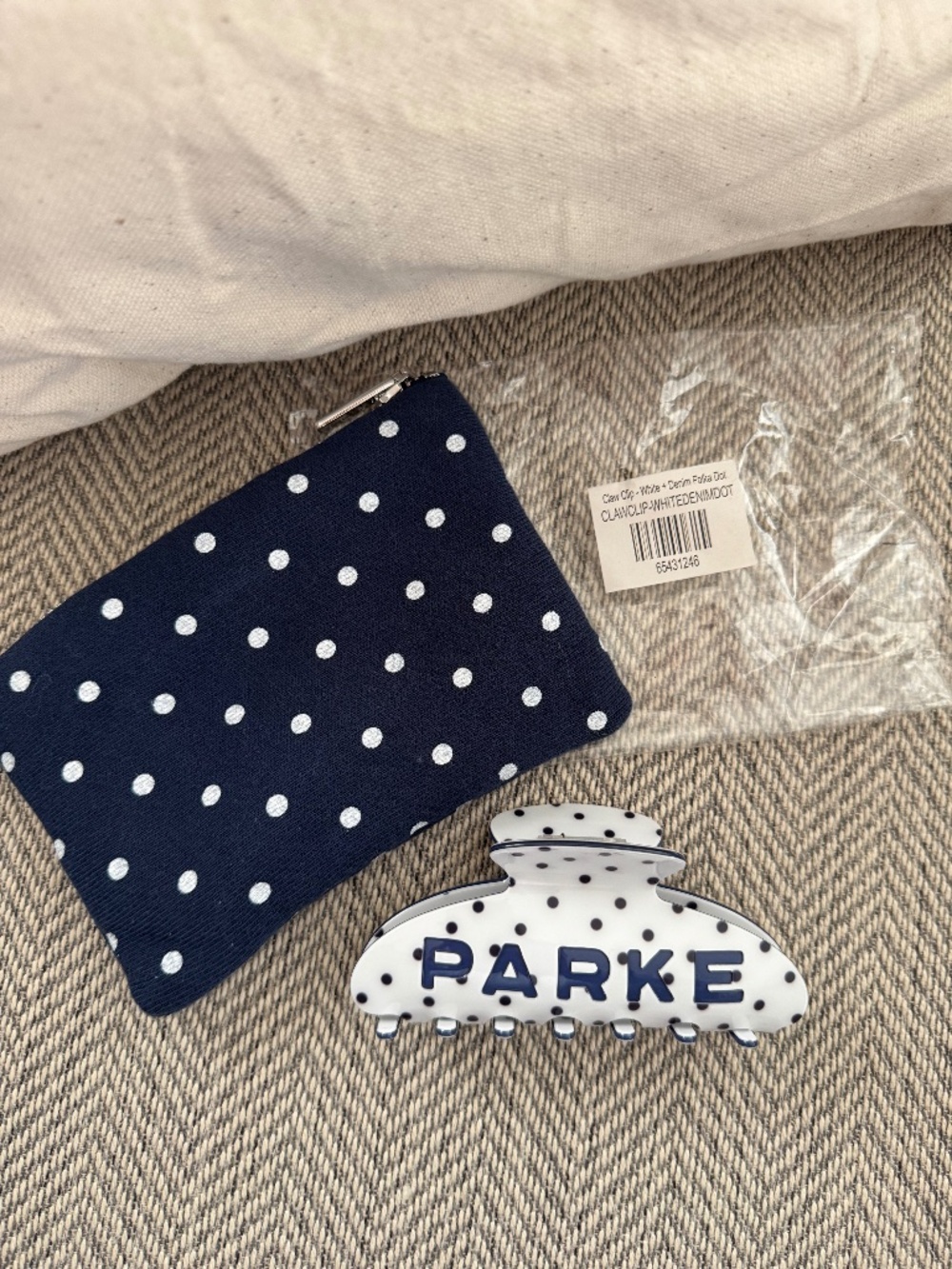 SOLD OUT - Parke Polka Dot Claw Clip White with Denim Blue Hair Accessories bag - Picture 2 of 6